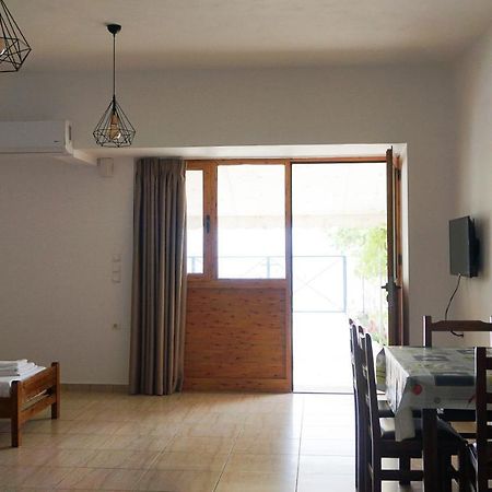 Joana'S Rooms Himare Exterior photo